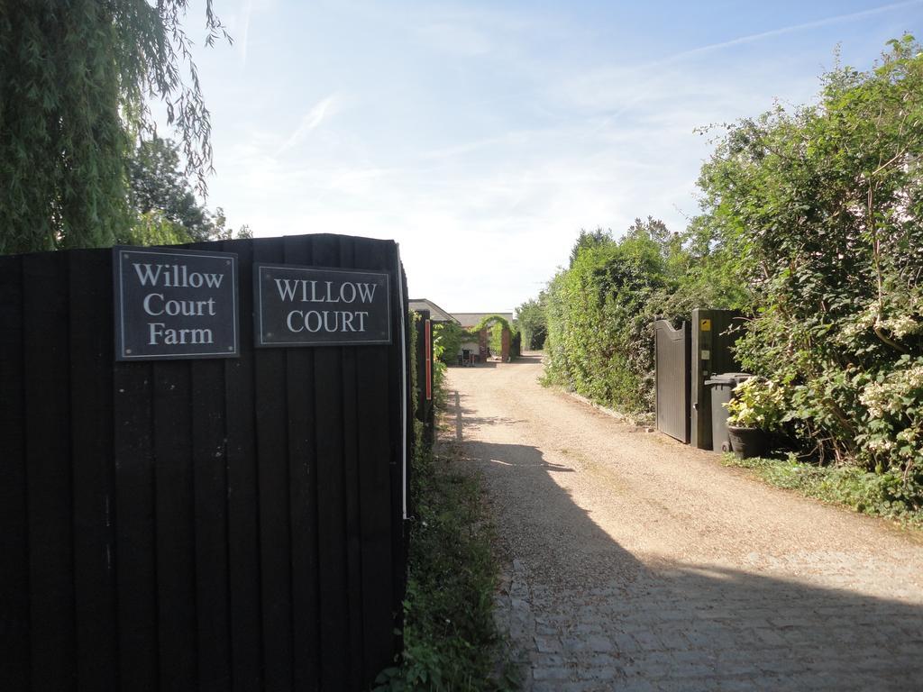 Willow Court Farm Studio West & Petting Farm, 8 Mins To Legoland & Windsor, 15 Mins To Lapland Ukヴィラ エクステリア 写真