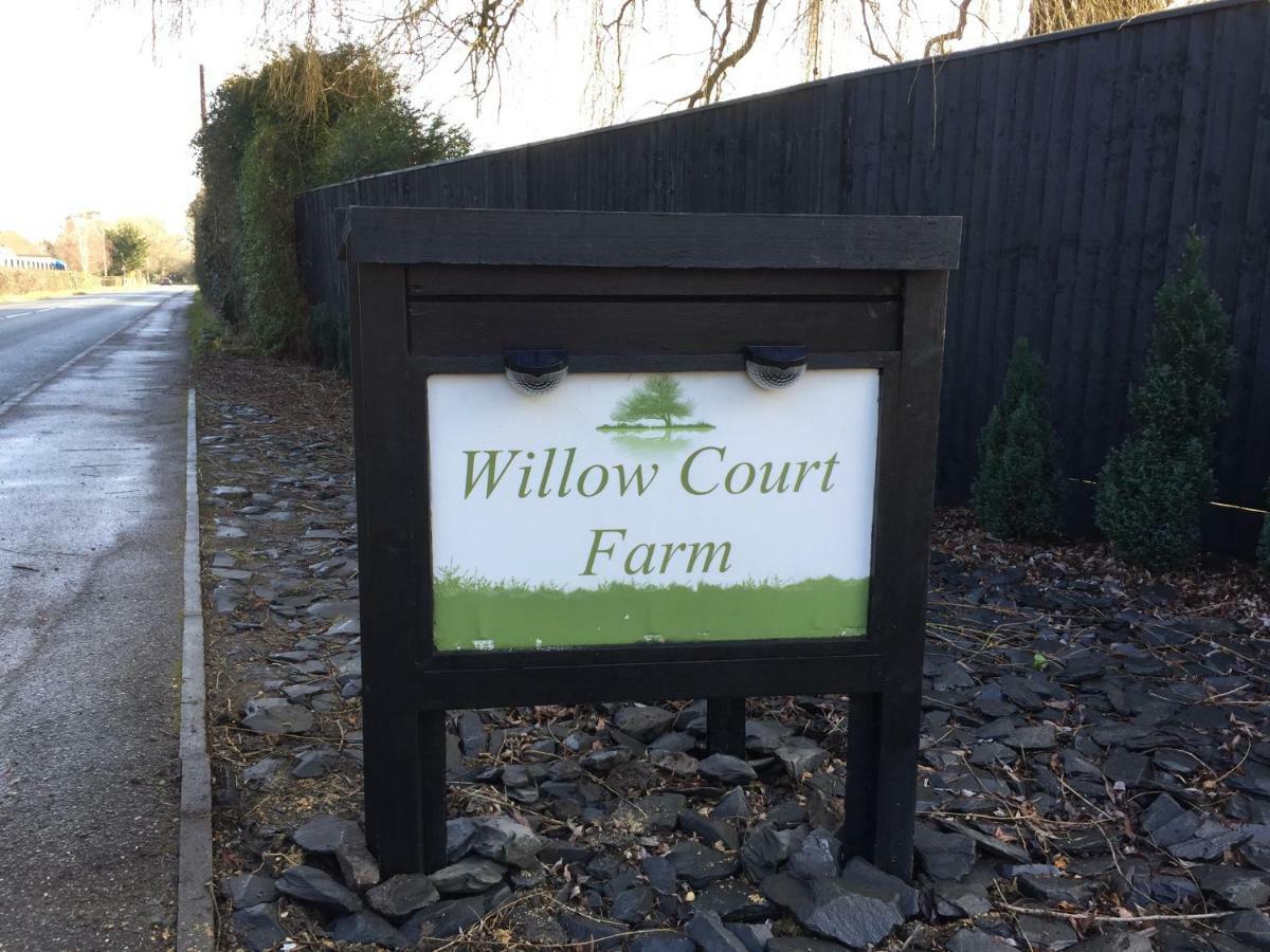 Willow Court Farm Studio West & Petting Farm, 8 Mins To Legoland & Windsor, 15 Mins To Lapland Ukヴィラ エクステリア 写真